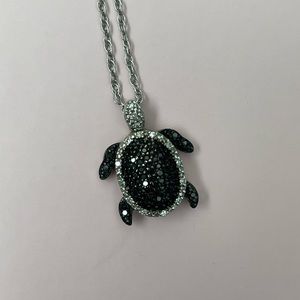 EUC Black & White Diamond Turtle Pendant Silver Necklace